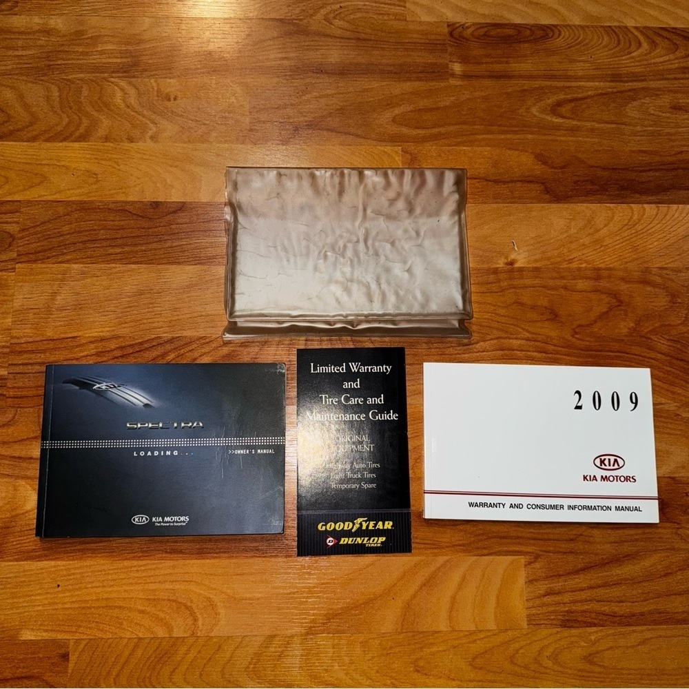 2008/2009 KIA Spectra Owners Operator Manual w/ Plastic Pouch Holder OEM